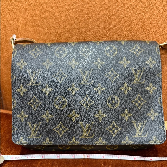 Authentic Louis Vuitton Musette Tango short shoulder Monogram bag. - Picture 6 of 16